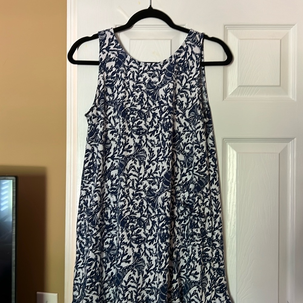 LP EUC dresses and shirts.  Size L.. No stains, tears, fading or piling.